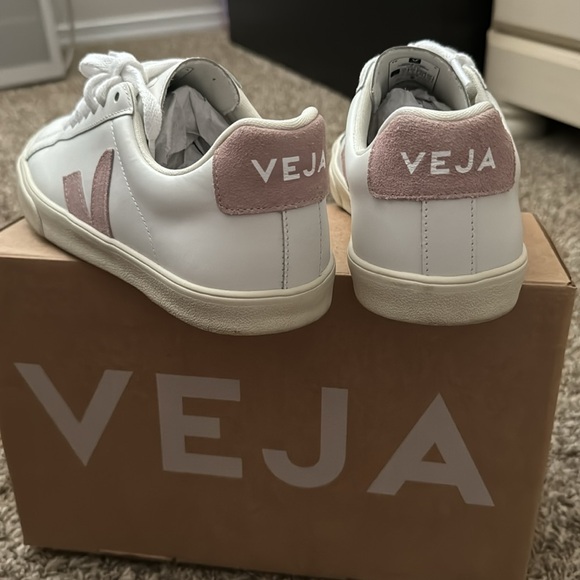 Veja sneakers size 6 (US) or size37 (EUR) , - Picture 2 of 4